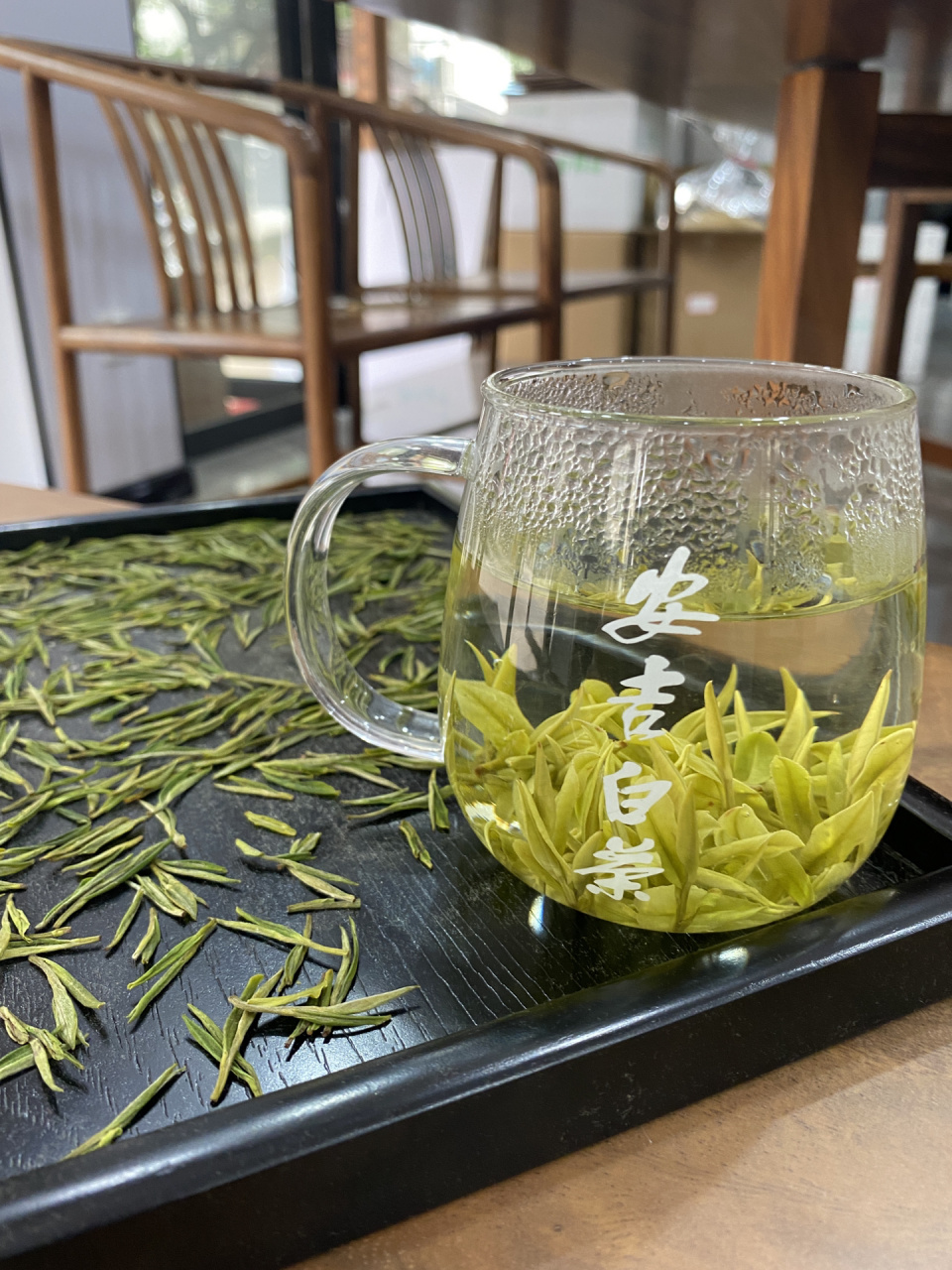 关于安吉白茶的正确冲泡方法 95安吉白茶不属于白茶,而是绿茶,这个