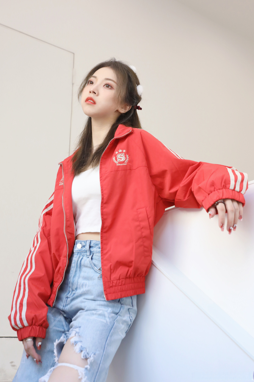 sing女团# #许诗茵#  今天的颜色盲盒是大红色00 #发光星计划#  啦