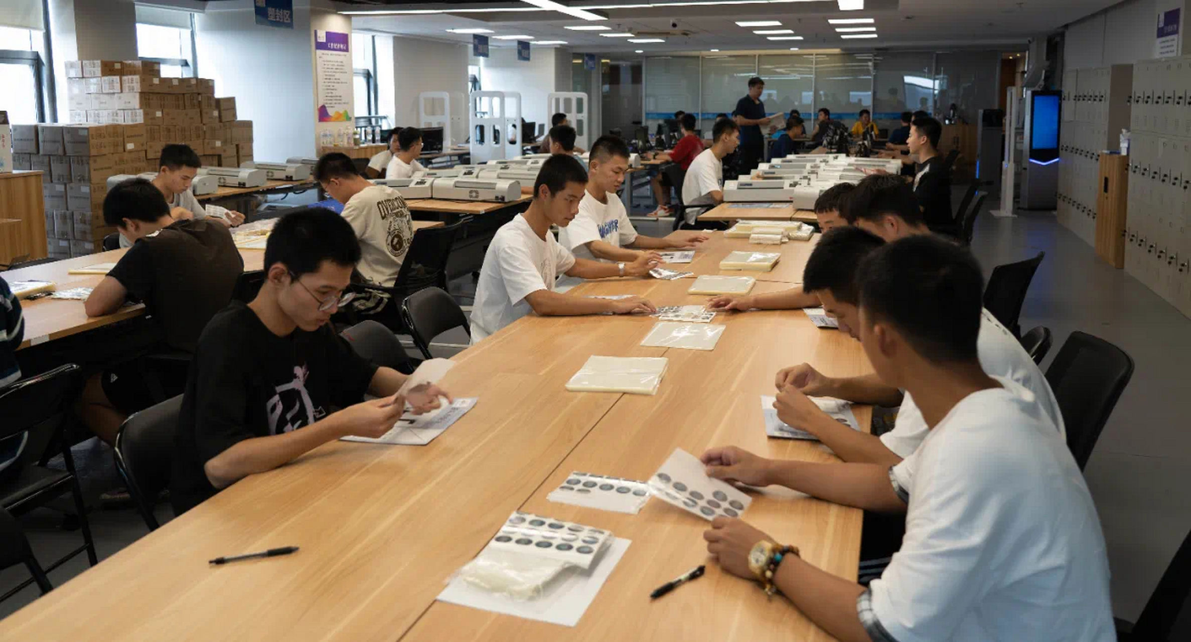 【杭州亚运会注册中心迎来首波制证高峰,志愿者团队进驻上岗】当前