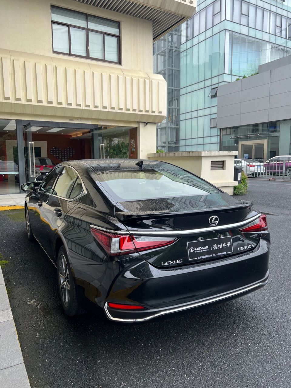 lexus丨es300h 至臻黑色 喜欢您来