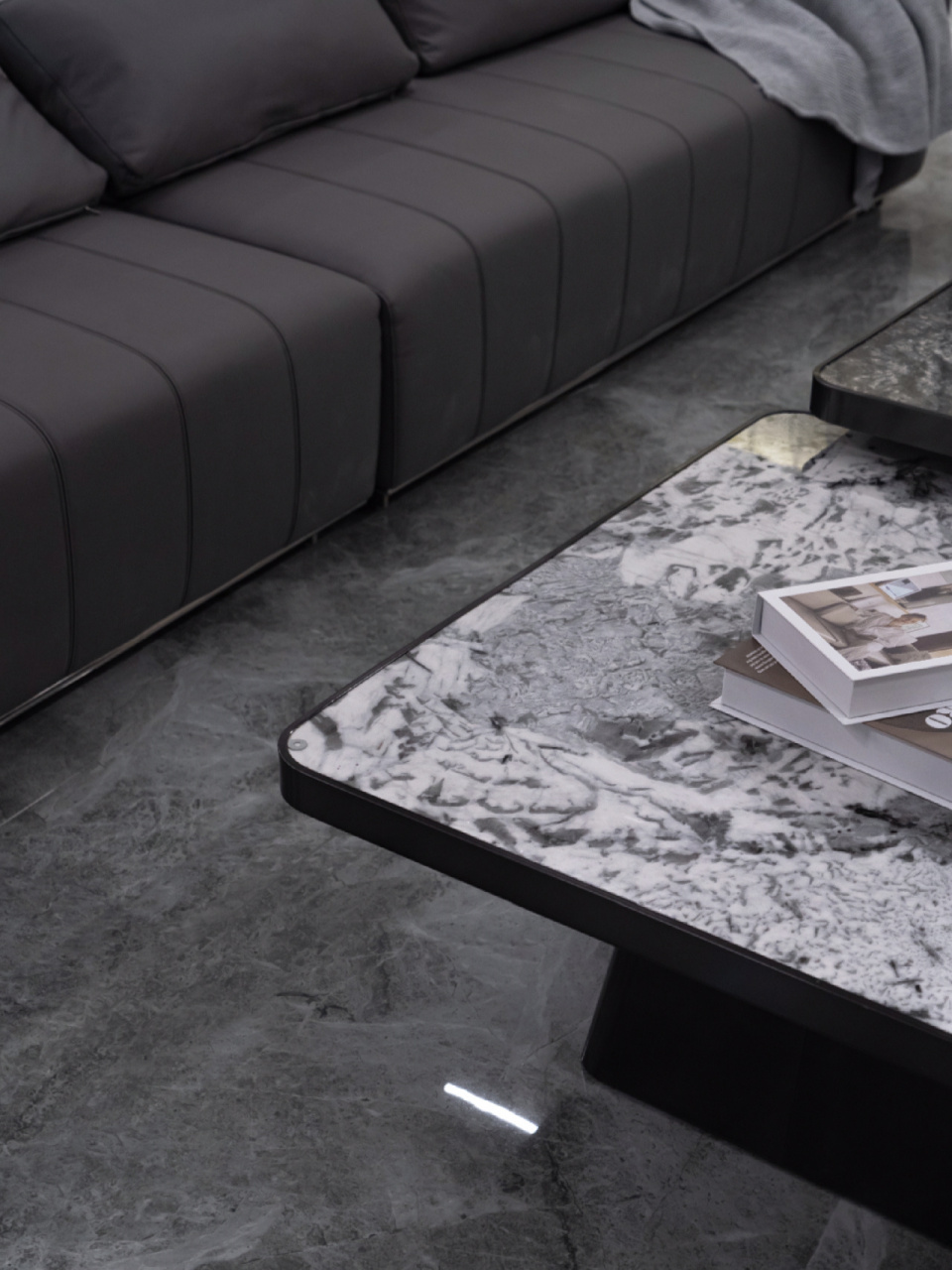 地砖是深灰色,窗帘应该选什么颜色?