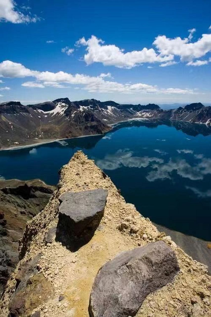 西坡,南坡怎么选 北坡 白山天池以北被称为北坡景区, 这里的景点比