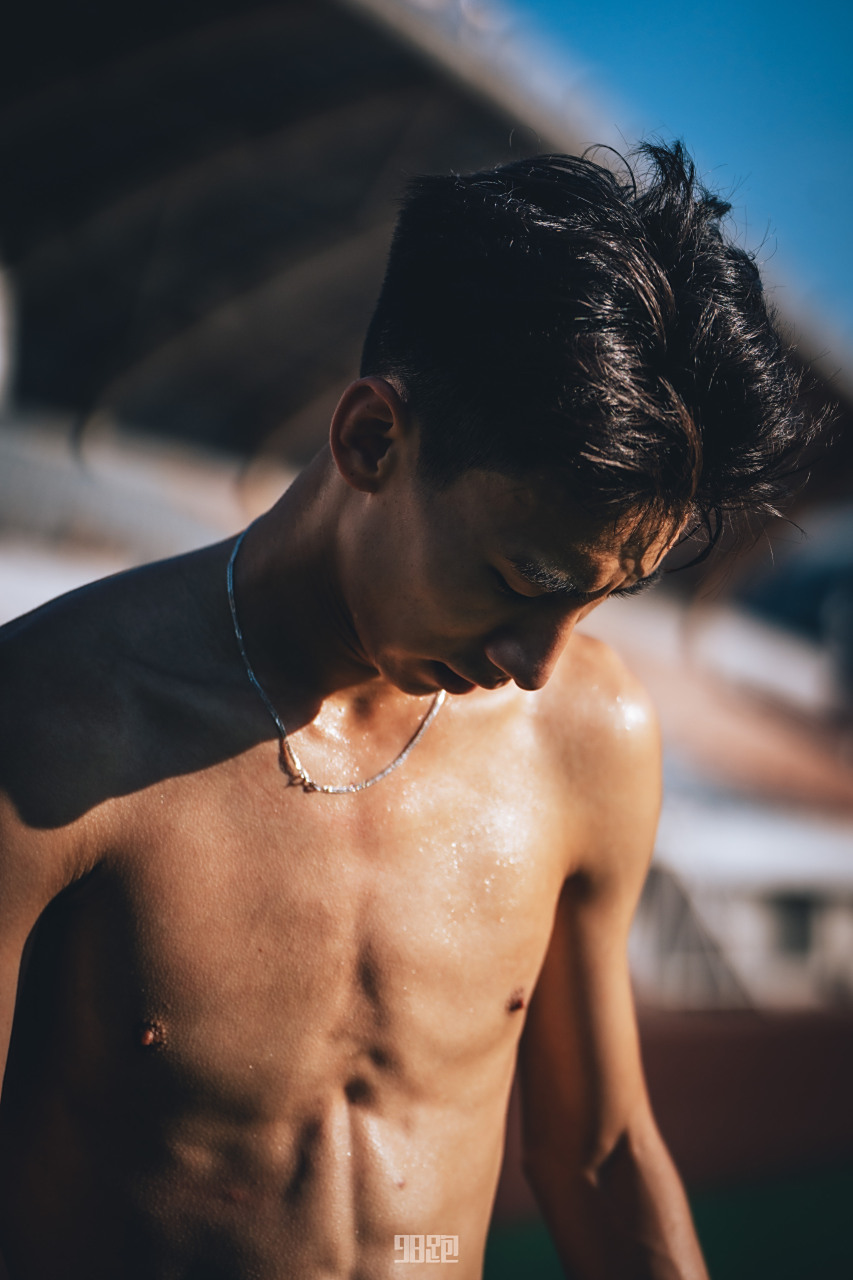 大家都喜欢"帅弟弟"!  #98跑陪你聊跑步##唐浩然