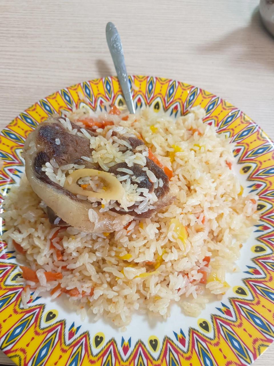 水磨沟区新民路金树叶28元块肉抓饭,你觉得如何?