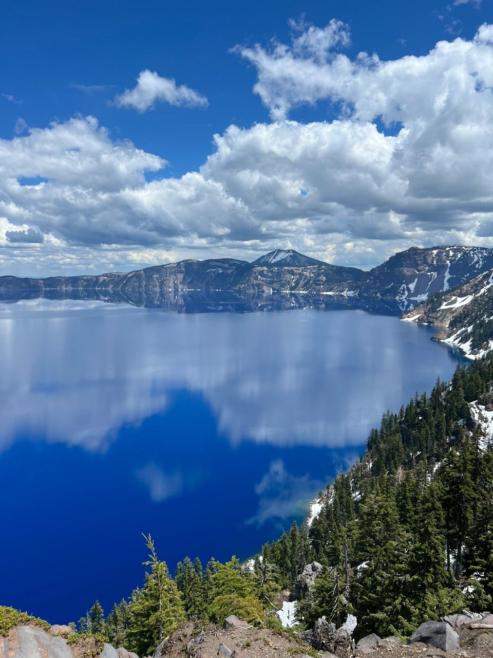 火山湖国家公园 crater lake national park 6月的火山湖北门被大雪