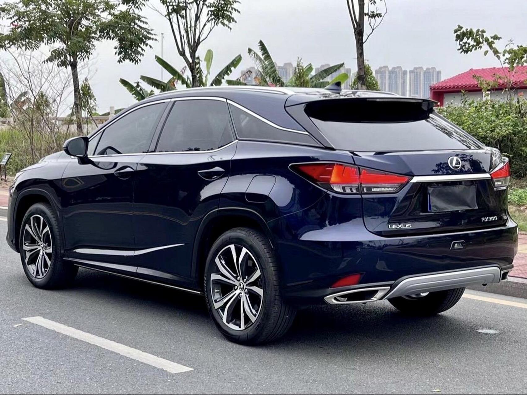 雷克萨斯rx300 2021年5月上牌 排量2.