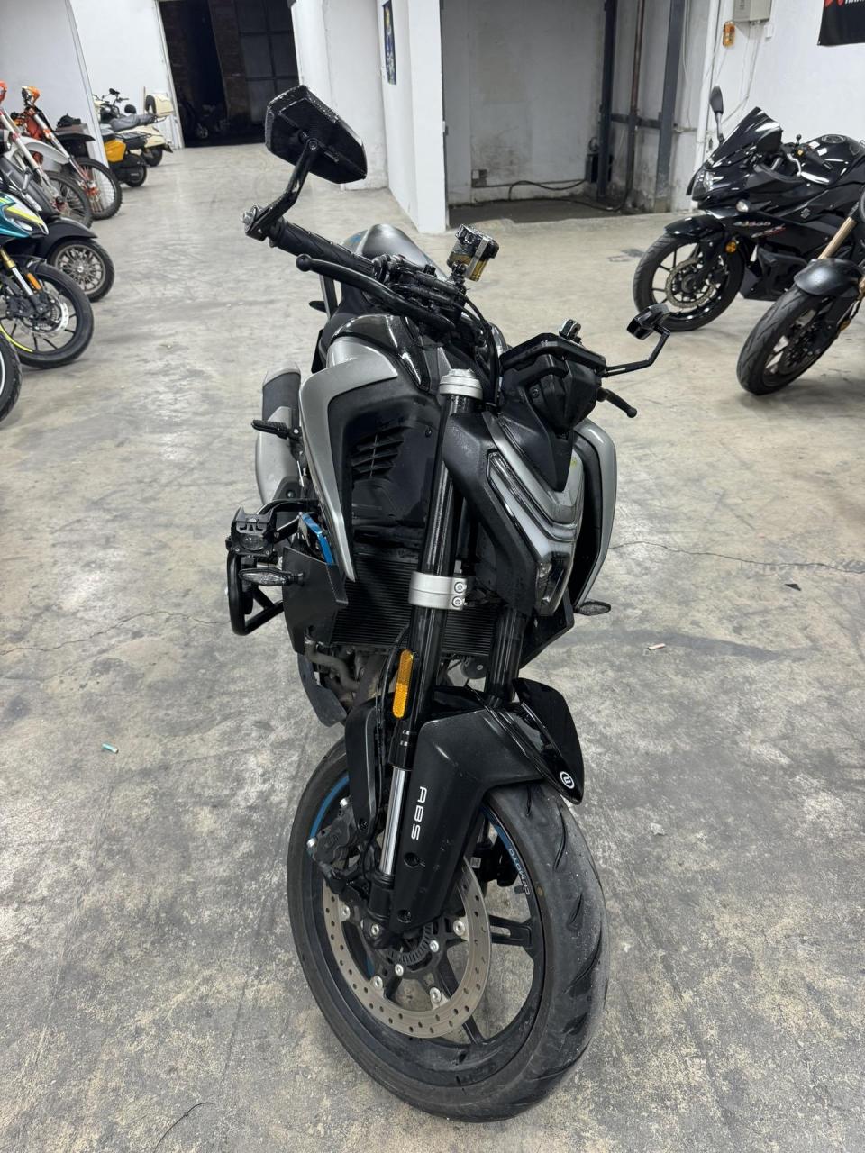 春风250nk.23年上牌,春风nk450,1首户,3000多公里.