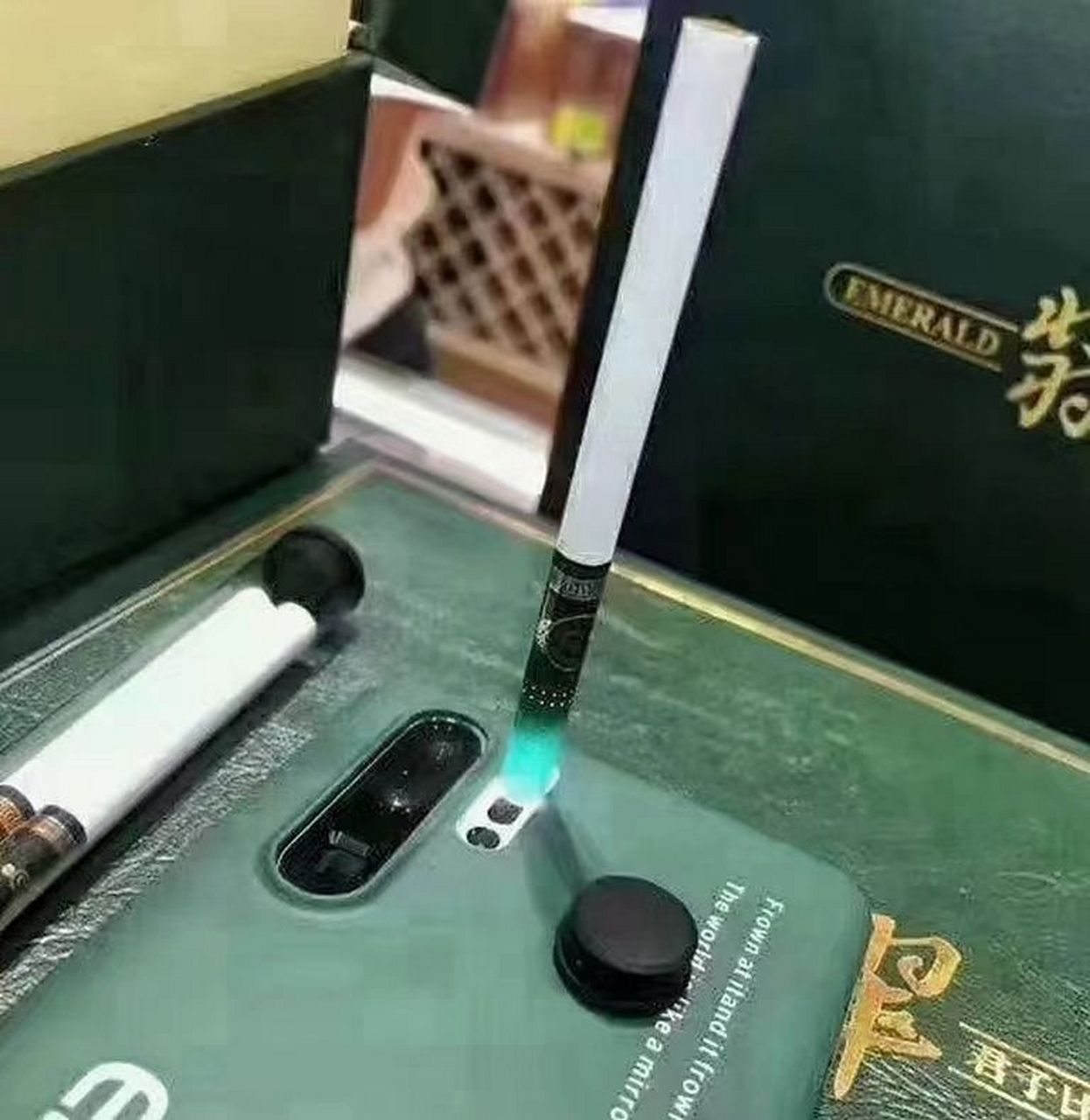 玉溪翡翠中支 102支礼盒97玉溪中的绿宝 玉溪翡翠中支 102支礼盒