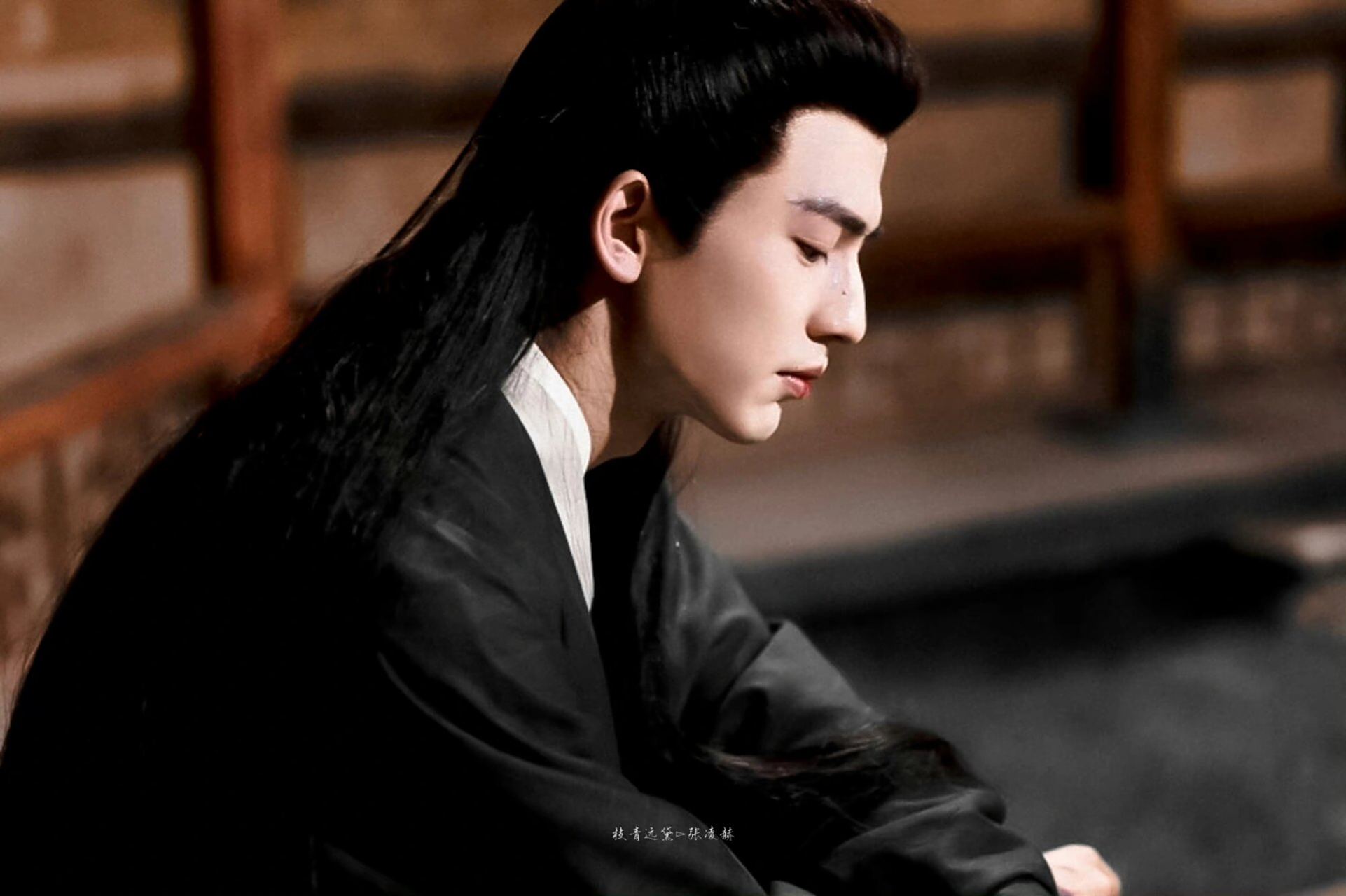 壁纸|我危帝快点到来90 世界纷纷扰扰 我只想见谢危 cr:水印