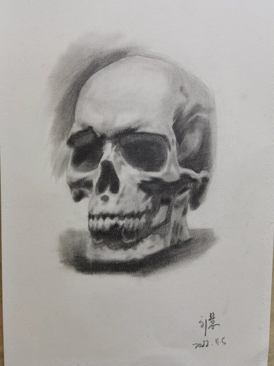 吓人的骷髅头 补张周末画的,也是跟没耐心的画完了,画完叫老师,老师说