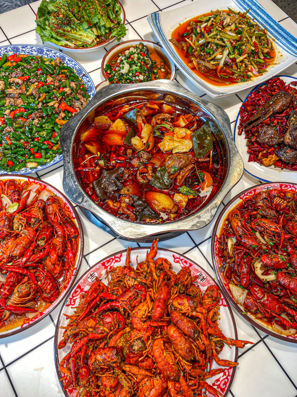 周末跟着同学回母校川外爬山,发现了一家宝藏夜宵大排档99!