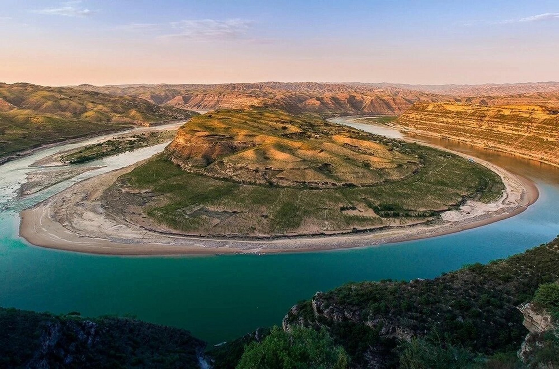 90 中国版羚羊谷,马蹄湾就在我国陕西延安一带.