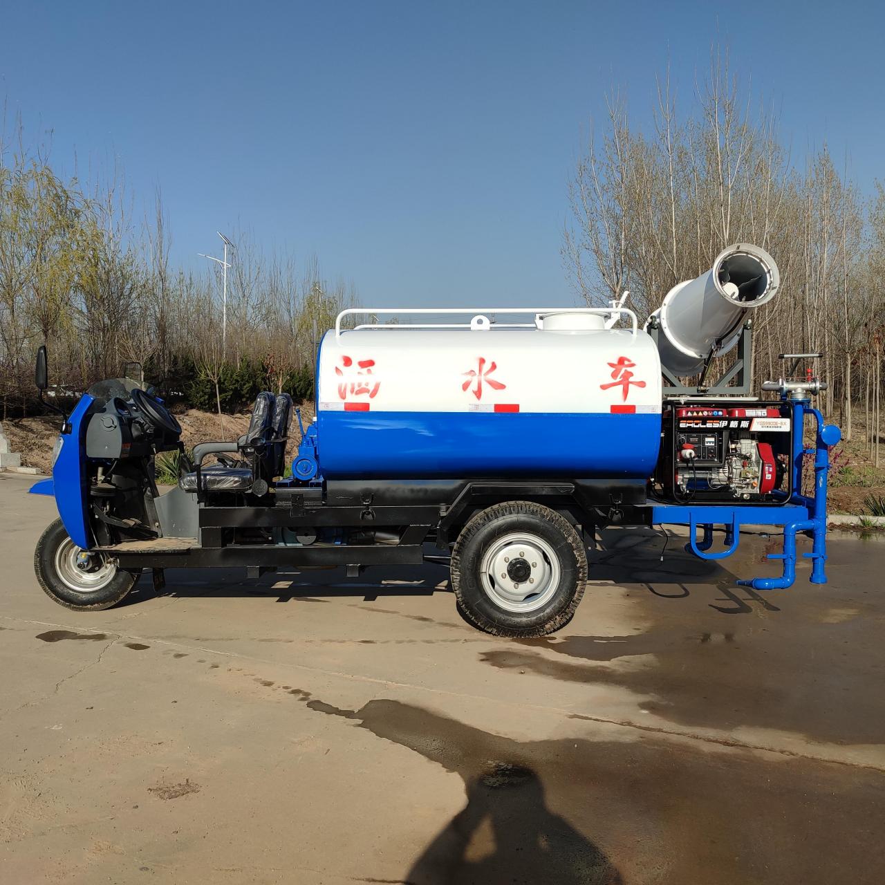 根据不同型号和配置,工地用洒水车的价格也有所不同.