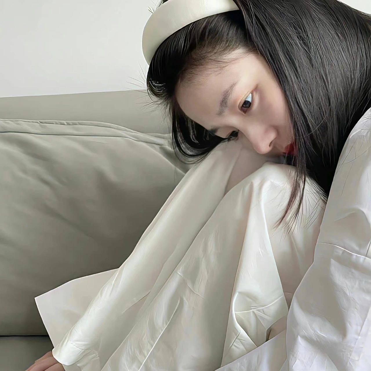 ins干净简约女头微信头像         分享美女