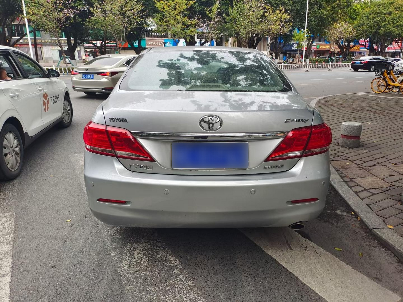 10年凯美瑞精品车仅售3.98万