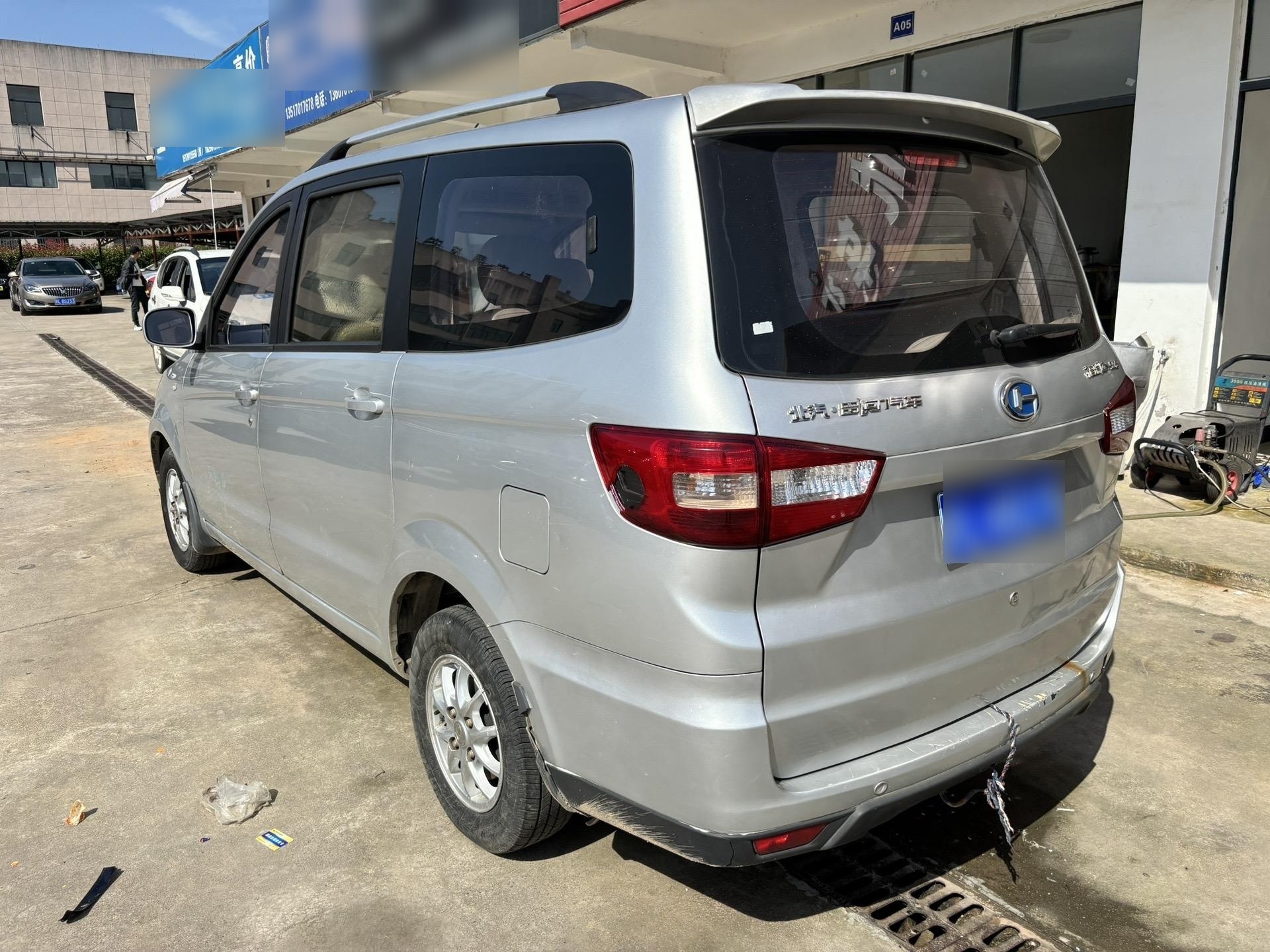 新到一台工具车:2016年8月的昌河福瑞达m50 s.七座.1.5排量.中央空调