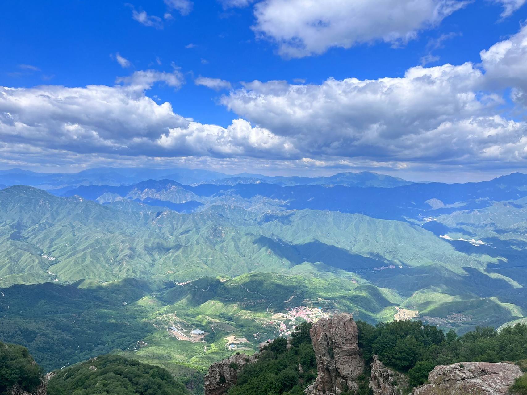 房山百花山——自驾直达享受21°清凉之旅 可直接自驾上山到百花宾馆
