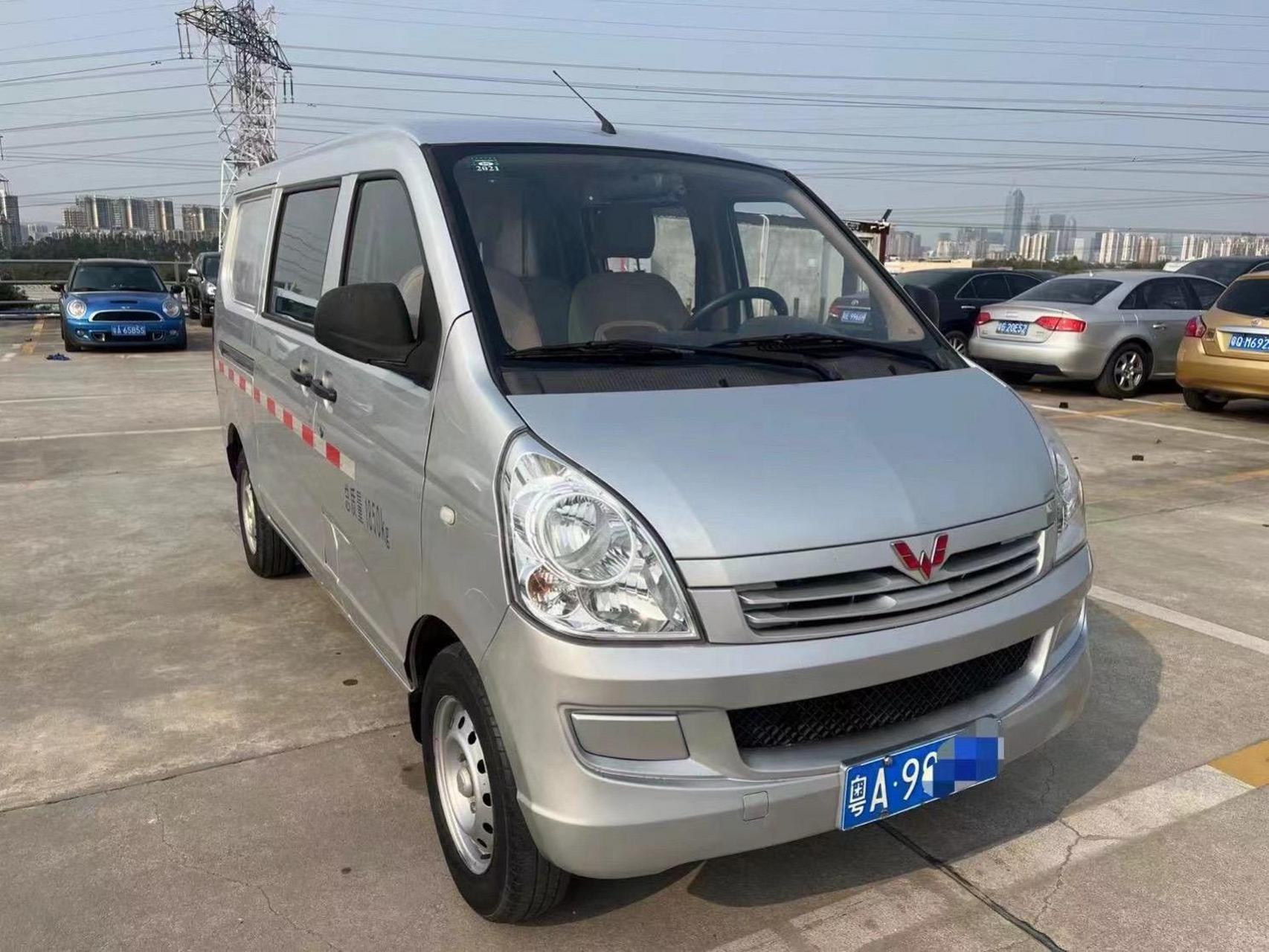 面包车 新款上市五菱荣光s五座货运版,准2021年上牌一手车主,费用齐全