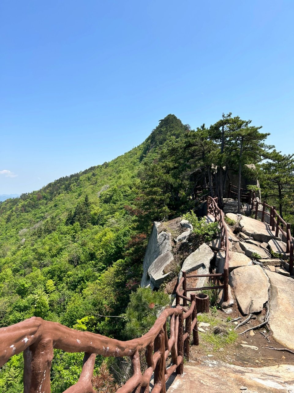 霍山县铜锣寨旅游攻略          99路线规划 直接导航铜锣寨风景区