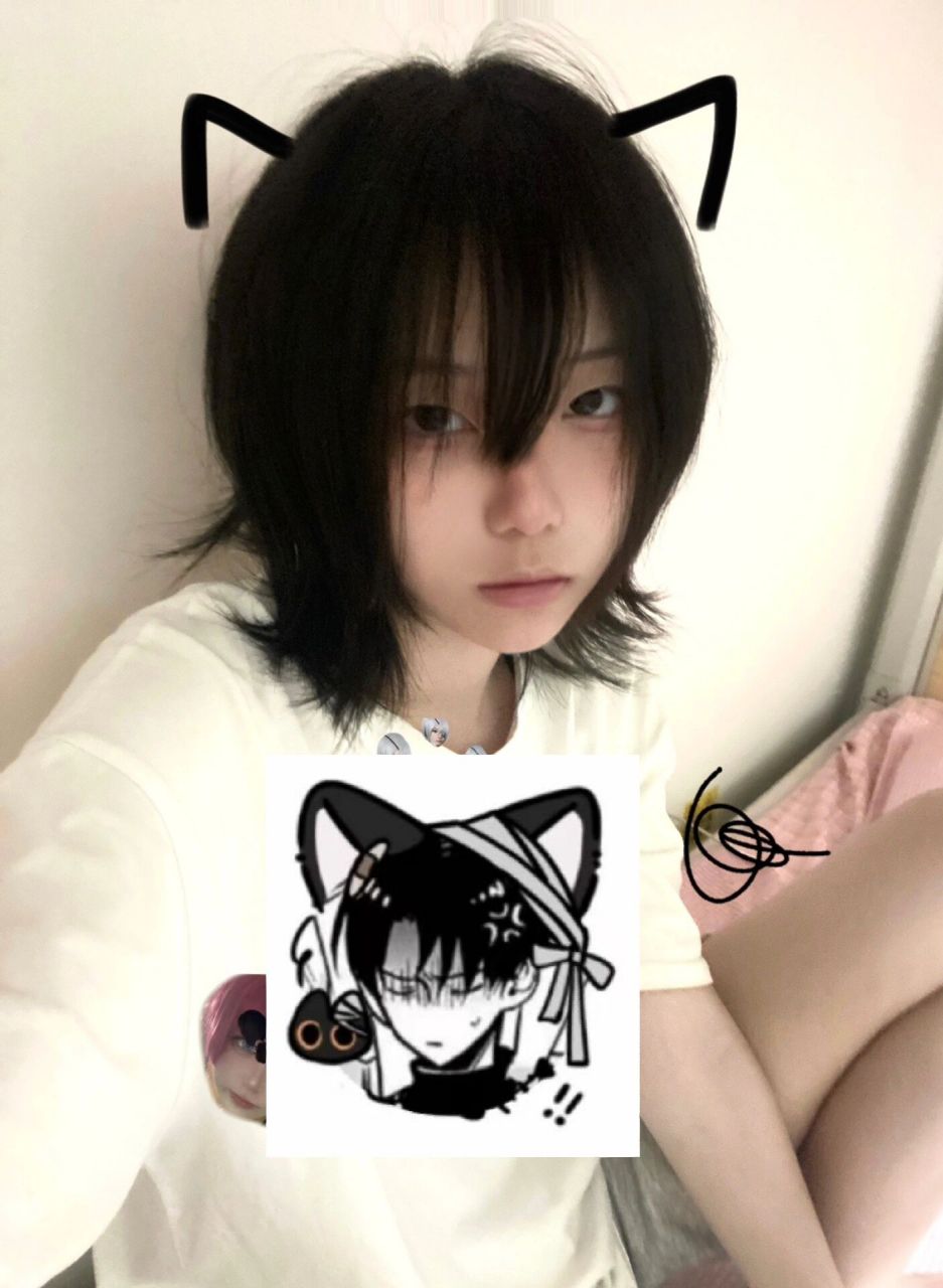 今天是m字刘海(>^ω