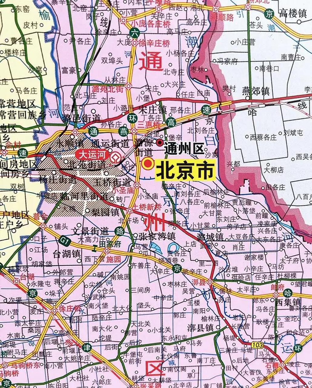 在六环以外,这位置距离河北省燕郊镇特别近,离北京市中心就远了