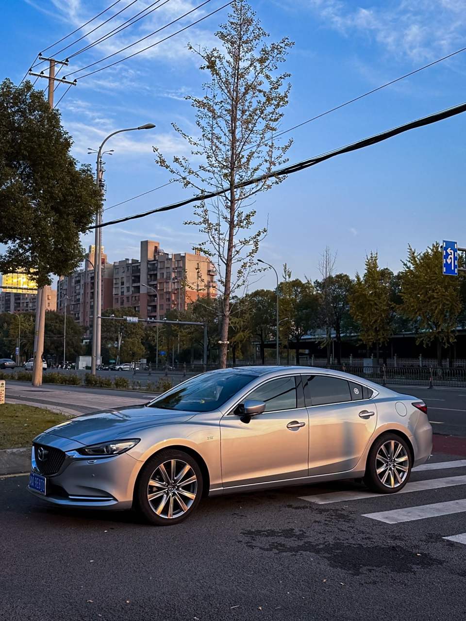 原厂银色马六,优雅永不过时