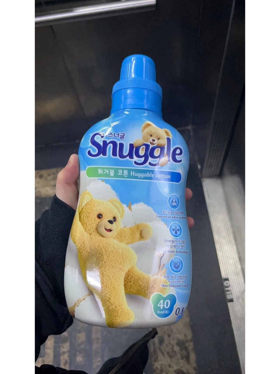 snuggle柔顺剂 在这个柔顺剂还没火的时候我就一直在使用,一直很喜欢