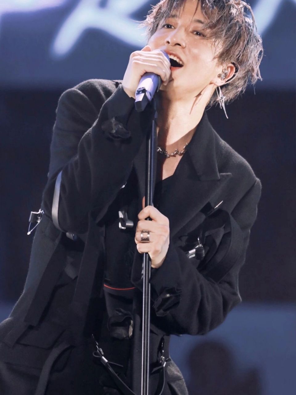 薛之谦图片 来一波老薛帅图 图片收藏起来 大数据推给谦友