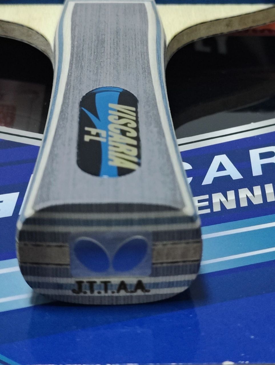 业余球友基本顶配 底板:蝴蝶vis 正手:红双喜尼奥蓝省 反手,蝴蝶t64