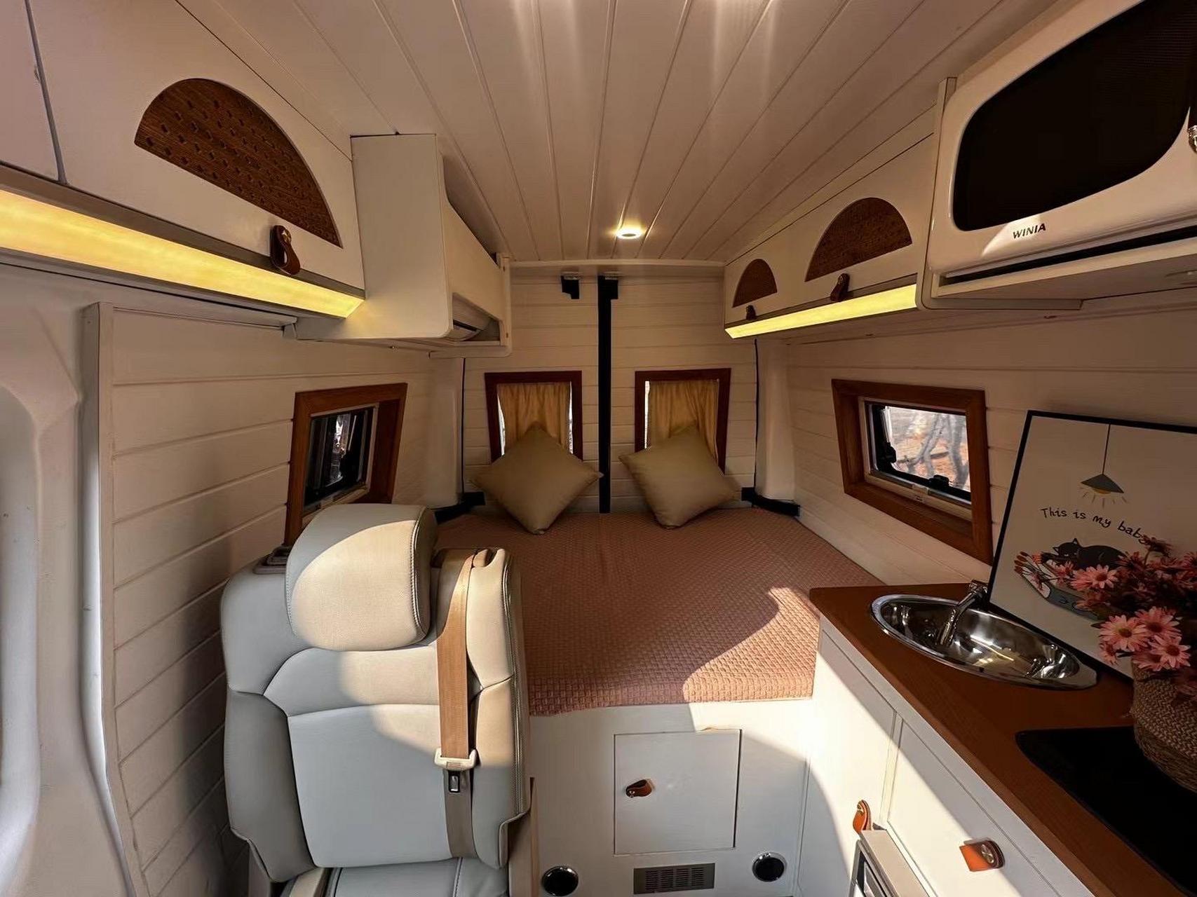 是你们喜欢的vanlife风格嘛～清仓大品牌自动挡房车 福特v362小野牛