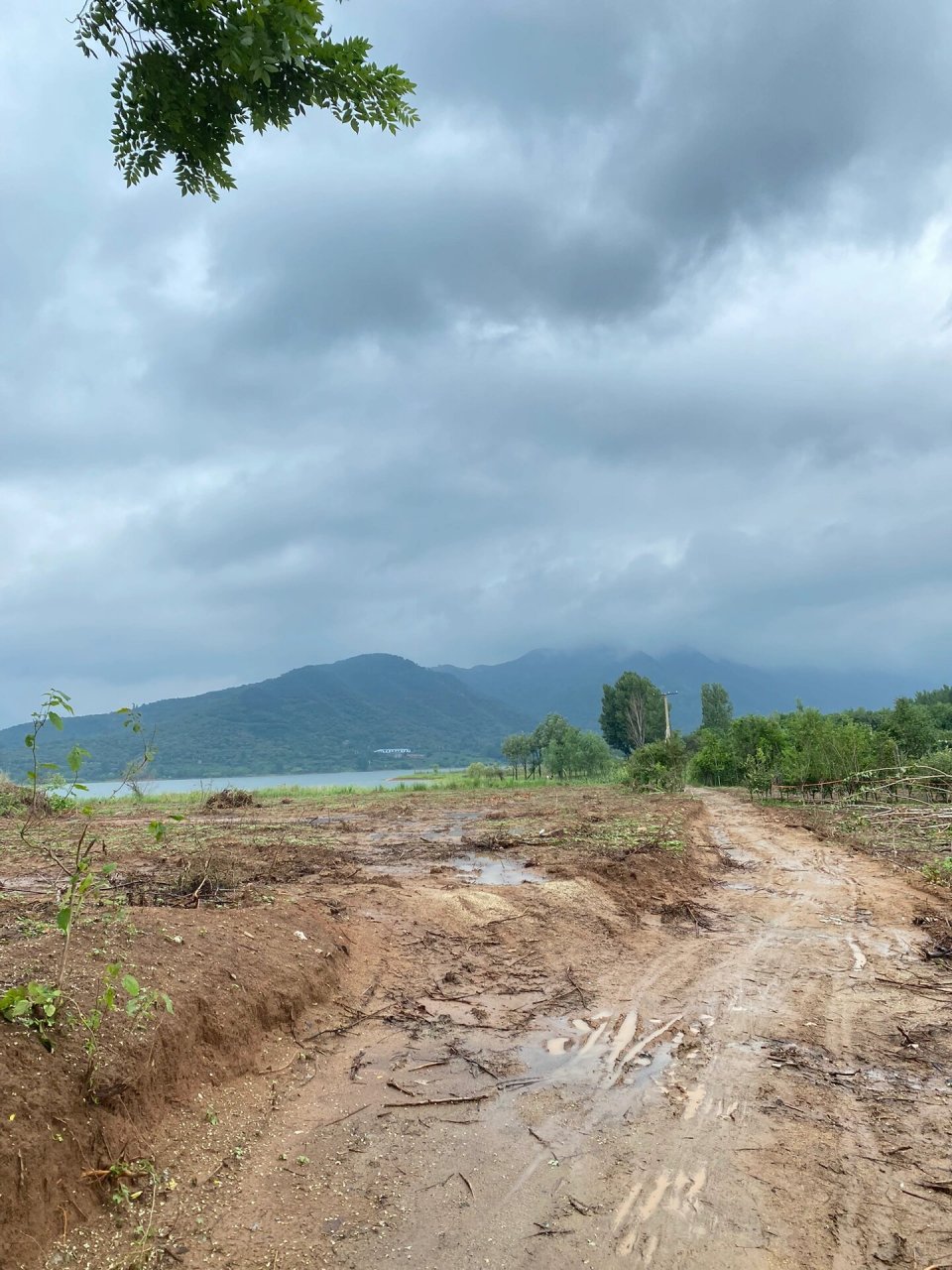 泰安黄前水库 暴雨过后的黄前水库真美,路过在水边玩了会,还捡了