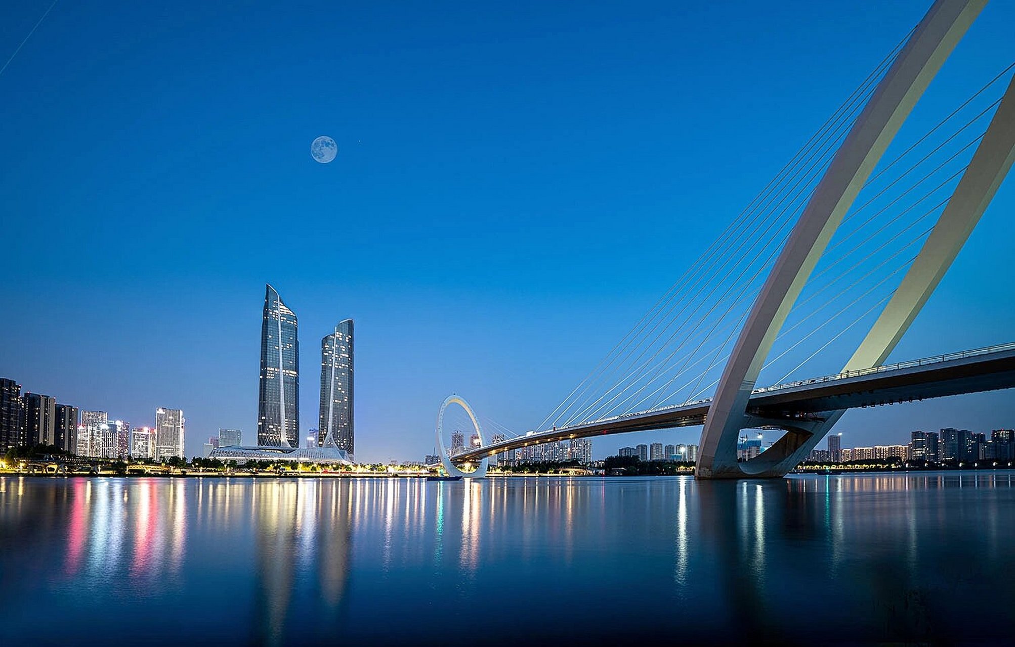 南京河西-南京眼&青奥双子塔 南京河西的两个地标性建筑 	  南京双子