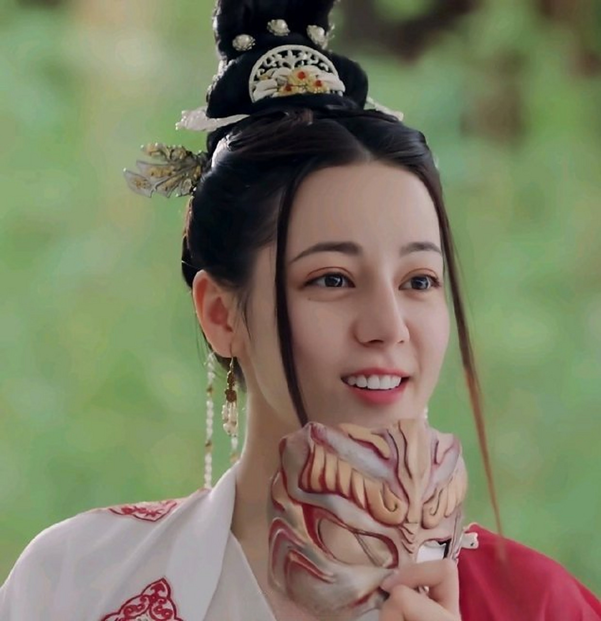 来看看迪丽热巴的古装造型运,长歌行的螳螂须,与君不协调的短发以及