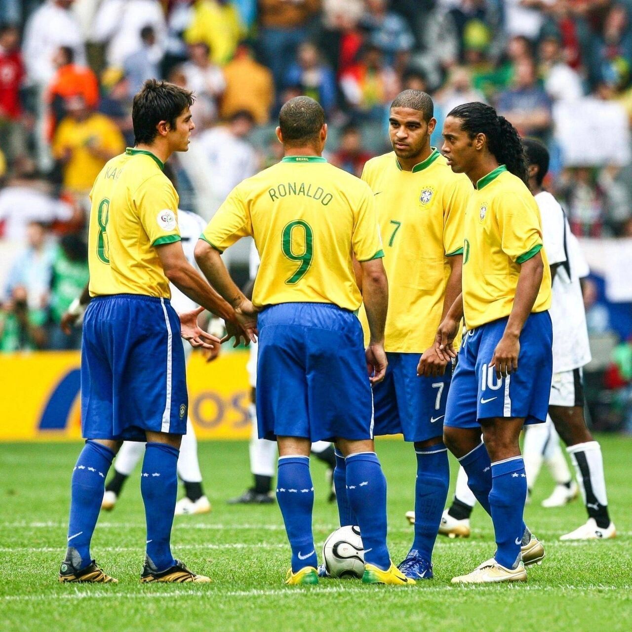 杯巴西前场"四重奏" 06年世界杯可谓是本世纪巴西阵容最为豪华的一年