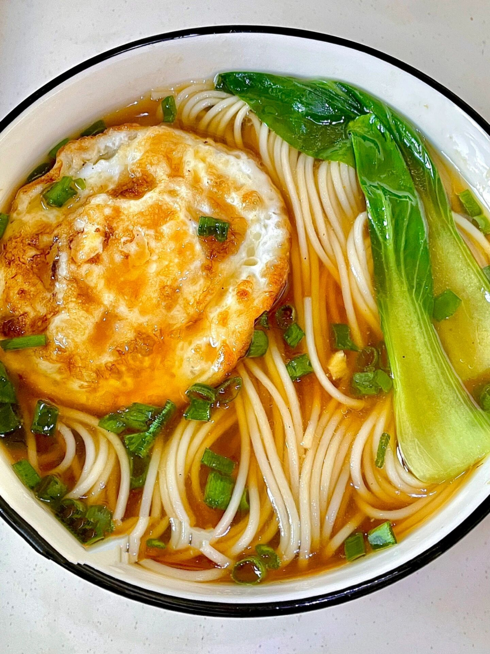 感谢网友,这碗煎蛋清汤面的配方真的绝了! 我又来分享好吃的汤面啦!