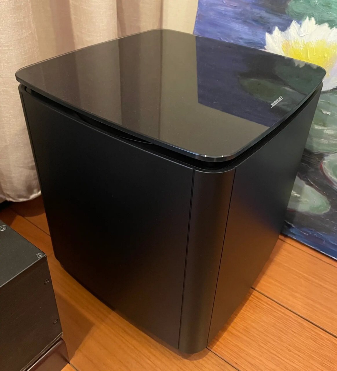 bose 300无线低音炮和无线700环绕 漂亮小巧融入家居环境