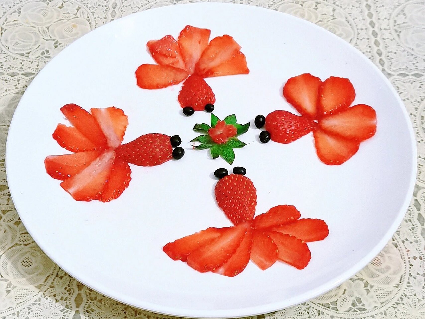 兔年大吉,水果拼盘集合 材料:圣女果  香蕉94 草莓91  橘子92