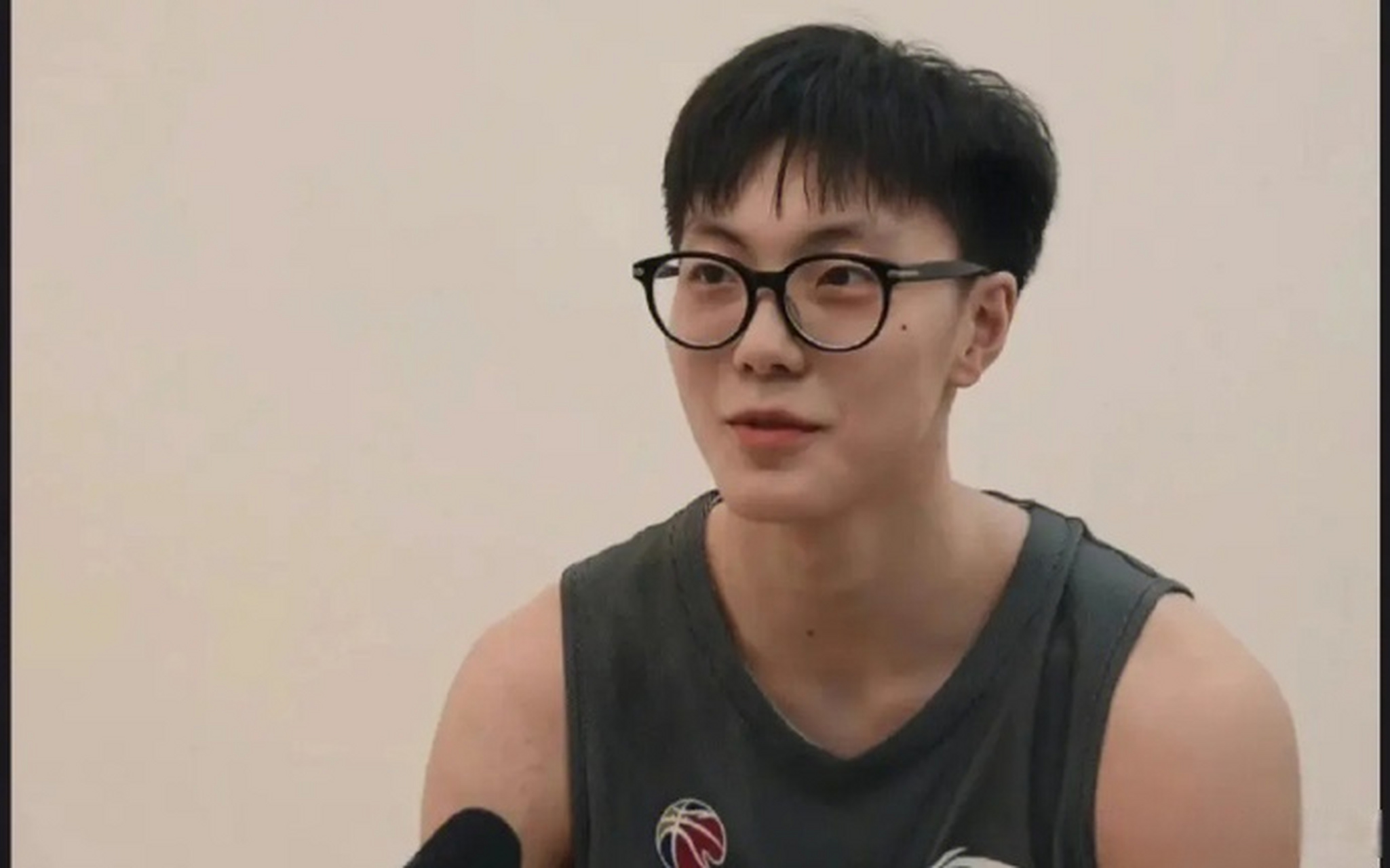 胡明轩撞脸高启盛#  这么一看小胡确实有点像高启盛.