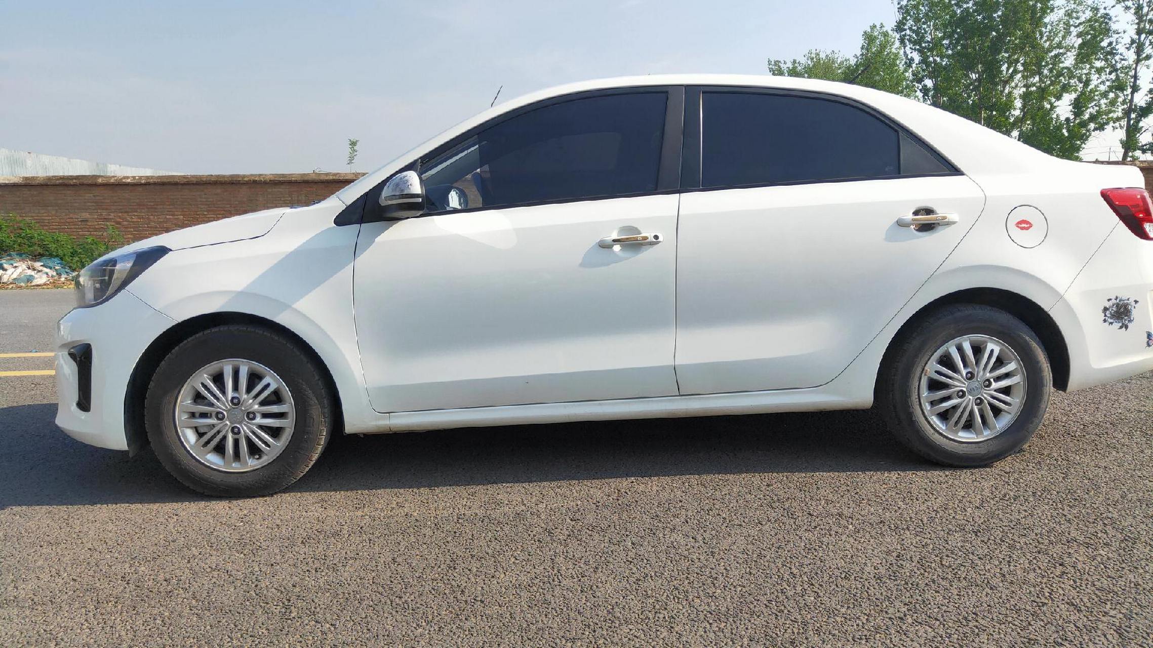 19起亚焕驰手动挡标配 私家一手价格只需2.