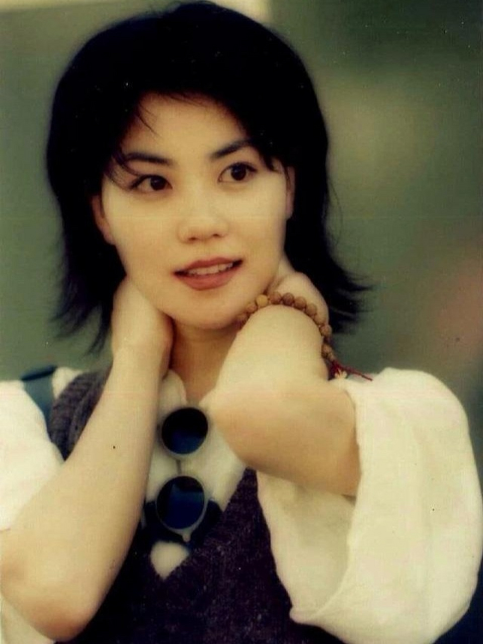 《mv》是my valentine 的缩写 作词:林夕 作曲 : 谢霆锋 演唱:王菲