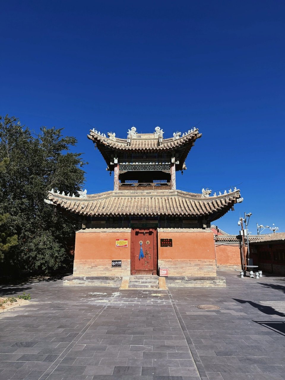 贝子庙,锡林郭勒盟第一大寺   贝子庙,是藏传佛教圣地,是锡林郭勒盟