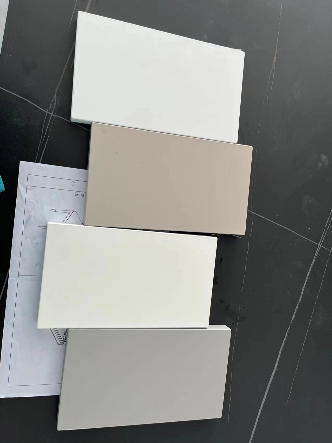 可可灰和宣白,哪个颜色好看呢!