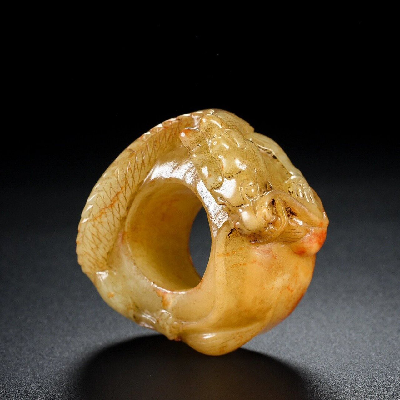 古玉老玉和田玉 盘龙扳指 古玉老玉和田玉 盘龙扳指#古玉老玉##和田玉