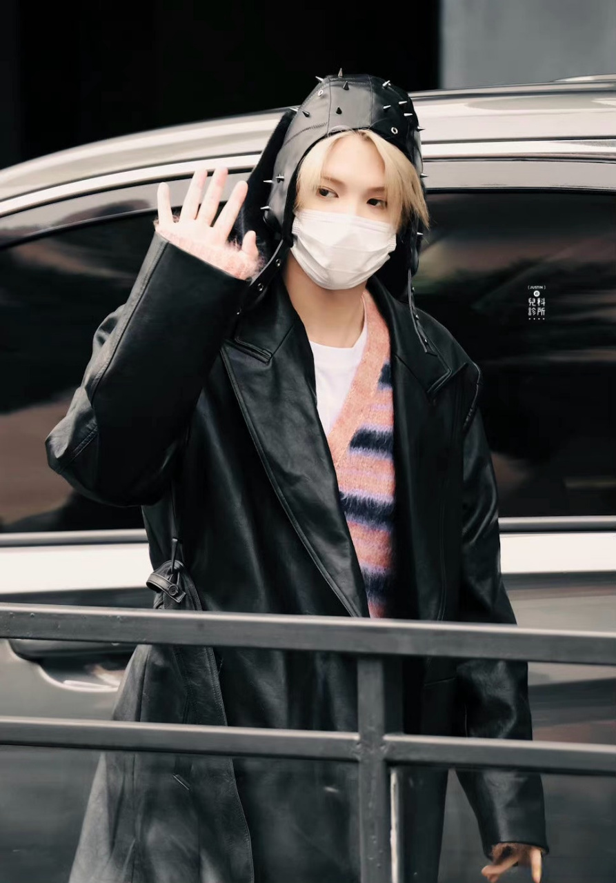 黄明昊是帽子大王吧# 哈哈哈在线问黄明昊戴过多少种帽子?