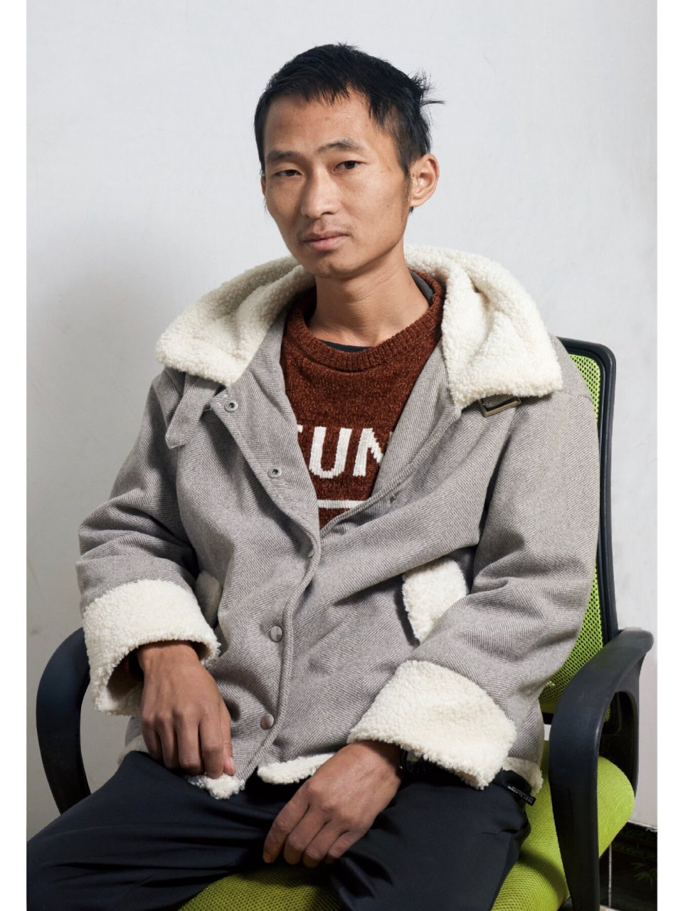 一组中老年半身带手素材