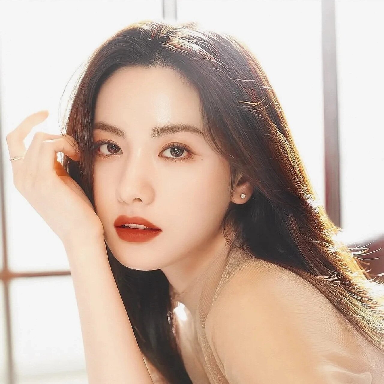 林珍娜 全球最美面孔 林珍娜是典型的浓颜系美女.长相大气,五官立体,