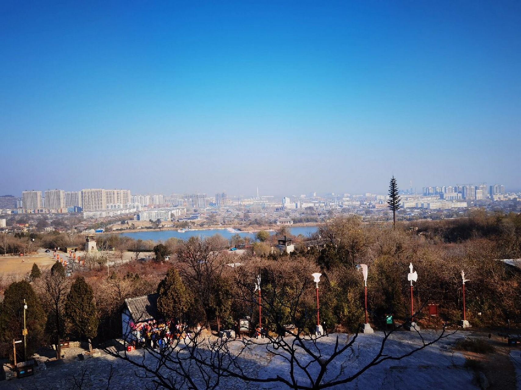 水泊梁山 早已无水 《水浒传》有云:"山东济州管下一个水乡,地名梁山