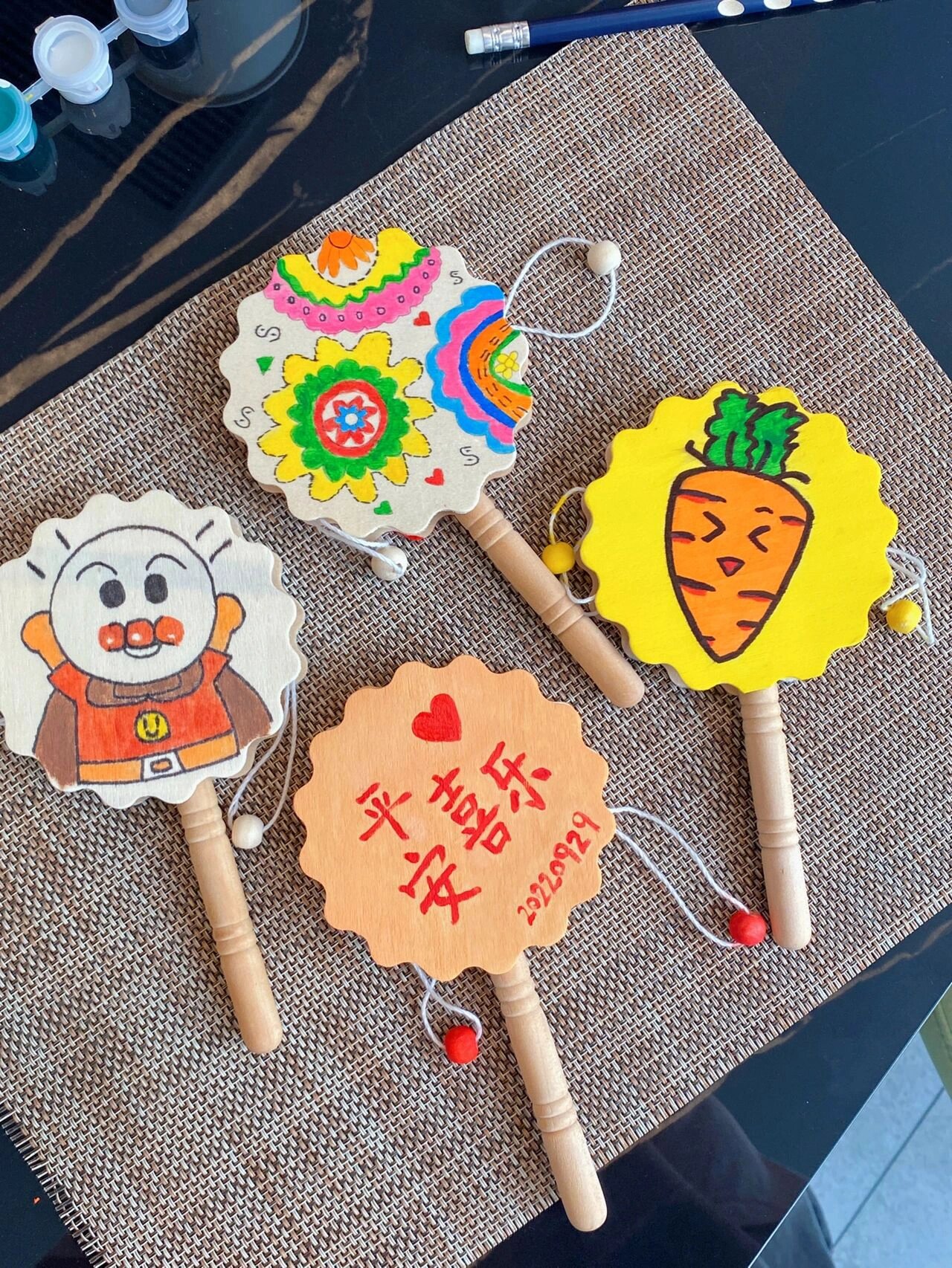 活动推荐|手绘拨浪鼓diy 拨浪鼓是一种古老又传统的民间时乐器和玩具