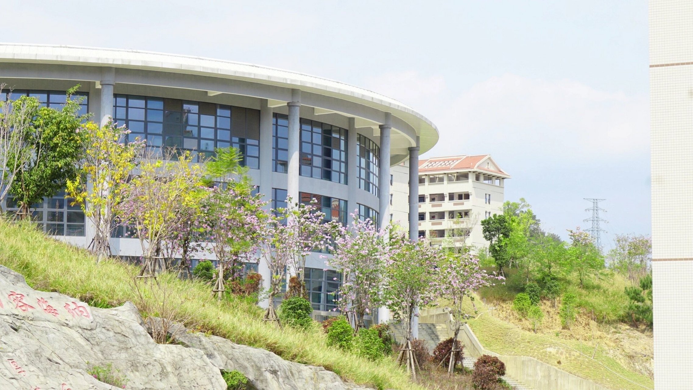 欢迎学弟学妹们咨询龙岩一中锦山学校~ 在锦山读了三年,虽然平时也对