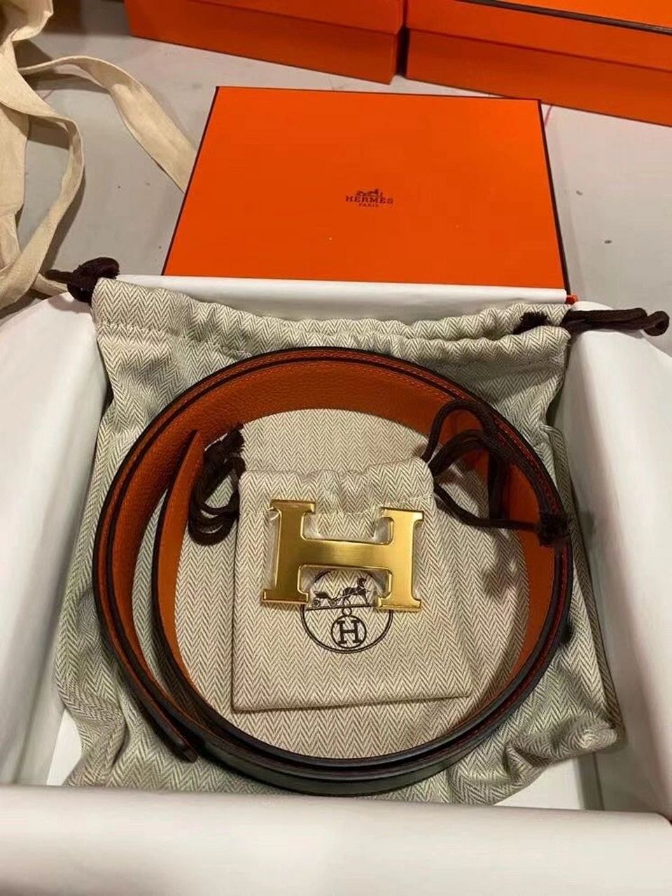 国内现货 国内现货 hermès 爱马仕男士皮带黑拼橘色 95 码 一条 4900